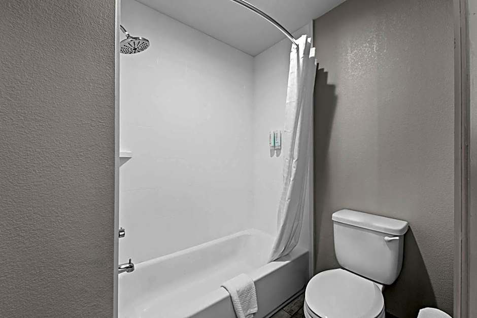 Clarion Pointe