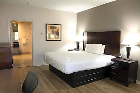 King Room with Bathtub - Disability Access/Non-Smoking