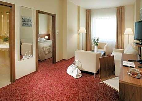 1 Double Bed Suite No Smoking