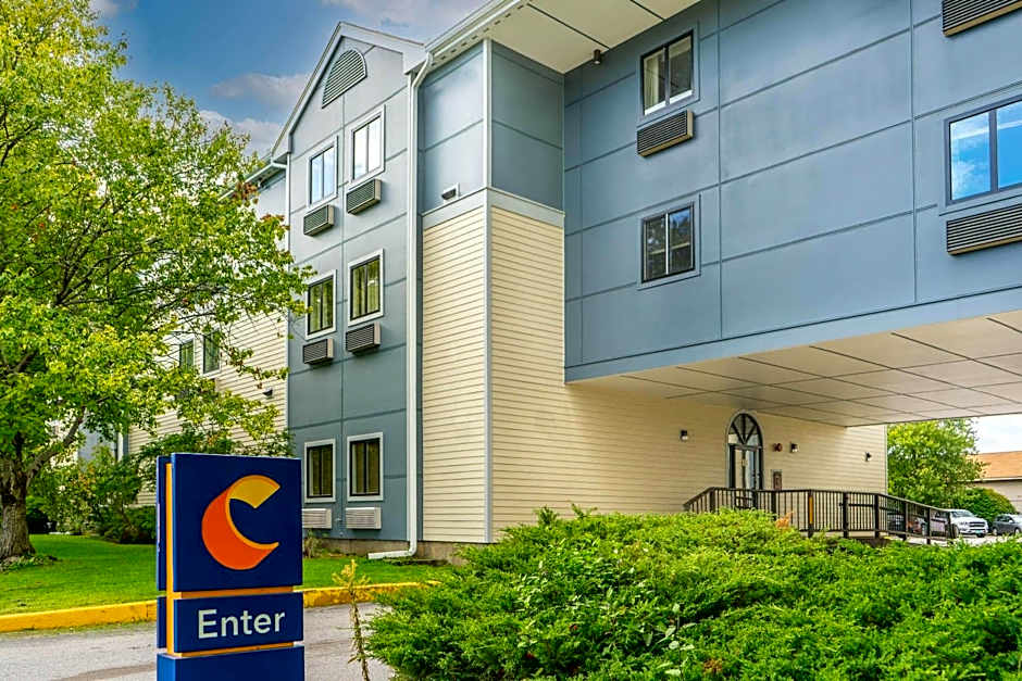 Photo 1 of 46 of Comfort Inn Rutland - Killington