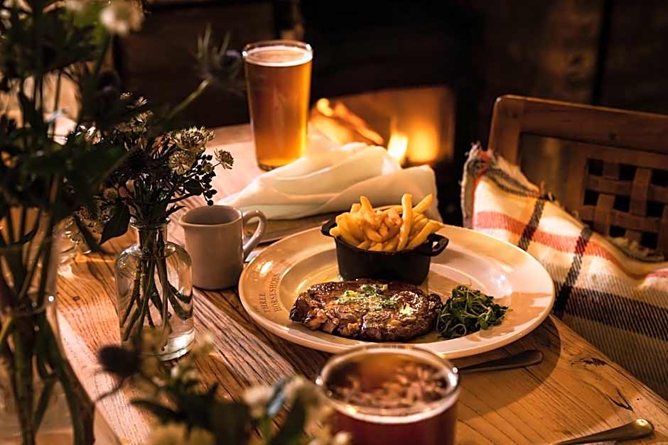 The Three Horseshoes