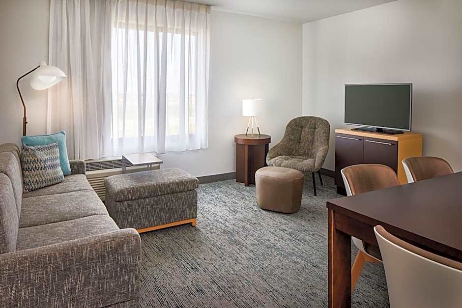 TownePlace Suites by Marriott Garden City