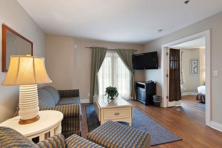 Charlevoix Inn & Suites SureStay Collection by Best Western