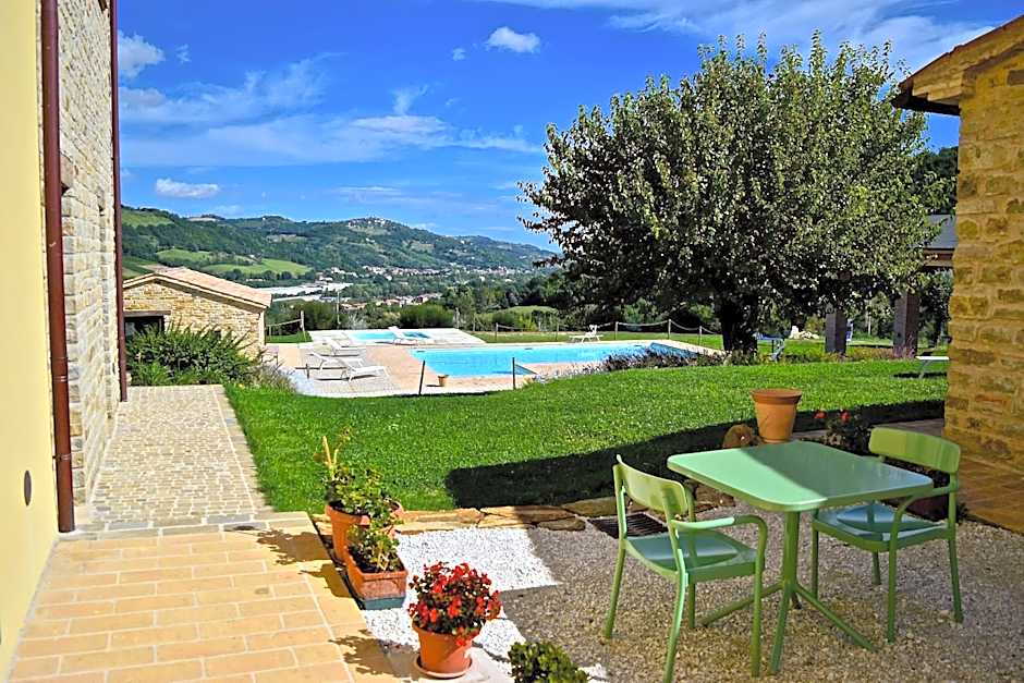 Amico Country House