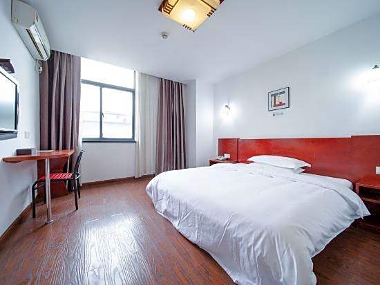 Yunshang Manju Hotel (Ningbo Yushe Airport Branch)