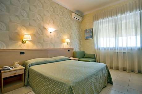 Superior Double or Twin Room with Sea View
