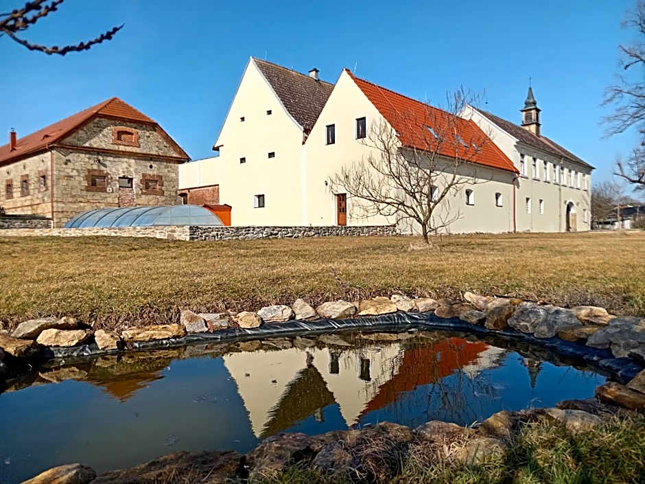 Penzion Zámek Drahonice