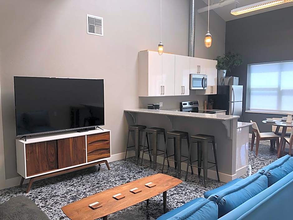 Petaluma Warehouse Lofts, Unit B