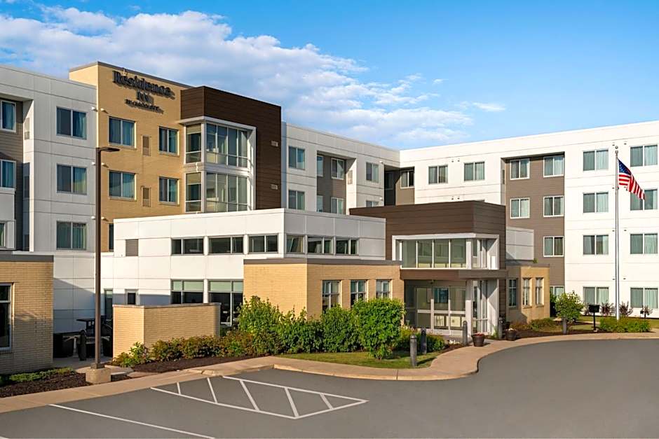 Residence Inn by Marriott Milwaukee West