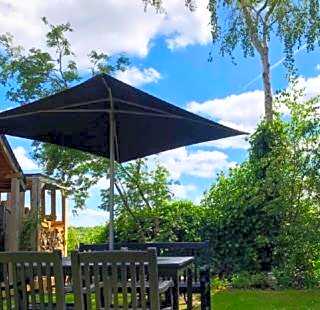 The Horseshoe and Castle