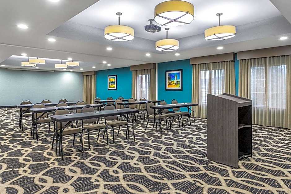 La Quinta Inn & Suites by Wyndham Columbus - Edinburgh