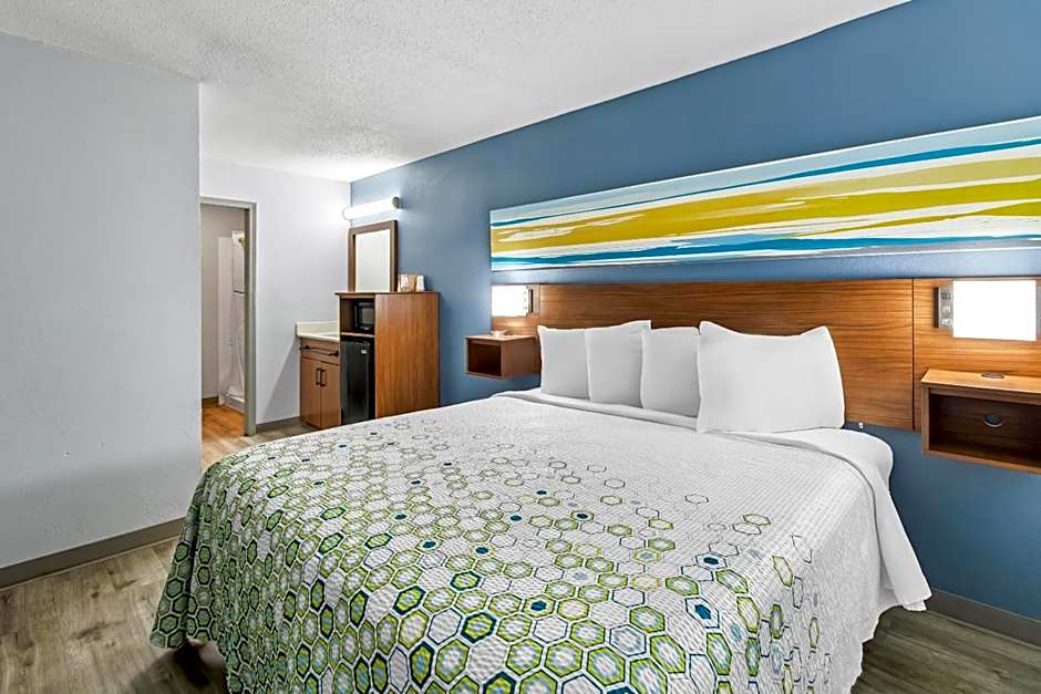 HomeTowne Studios Florence, KY-Cincinnati Airport