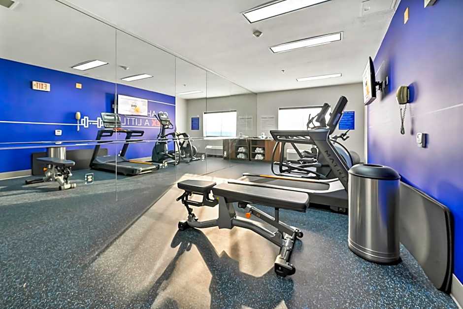 Holiday Inn Express Palestine By IHG