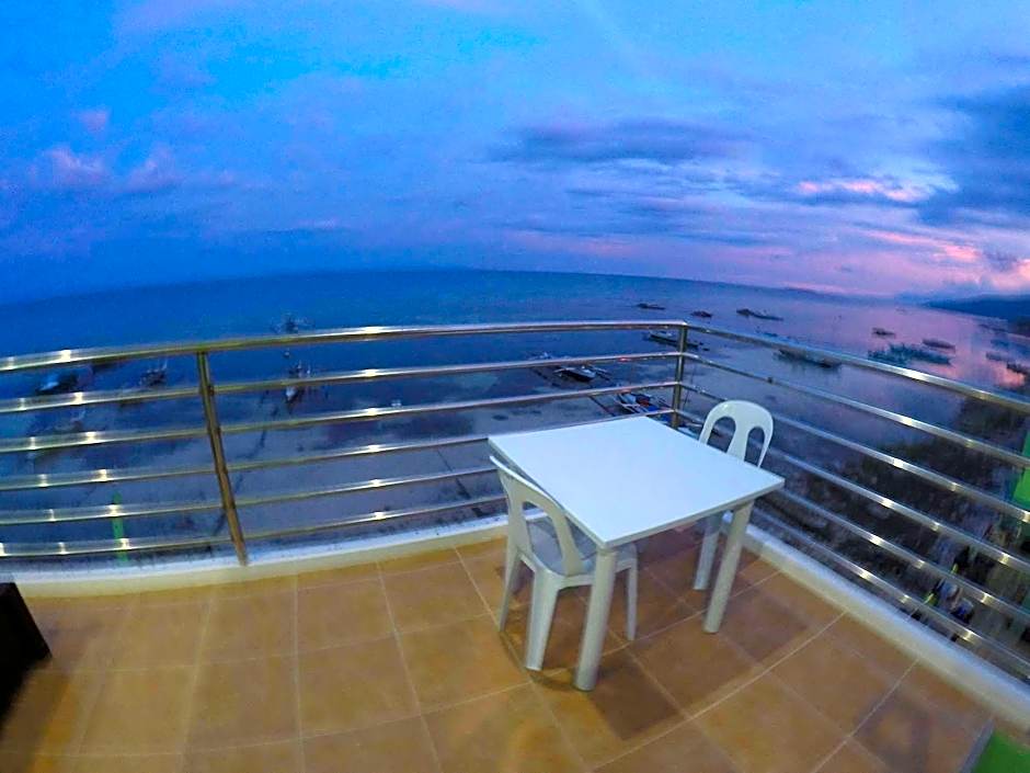 GT Seaside Inn