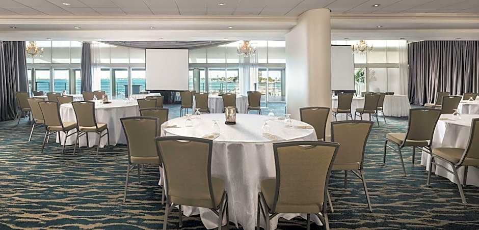 DoubleTree By Hilton Grand Hotel Biscayne Bay
