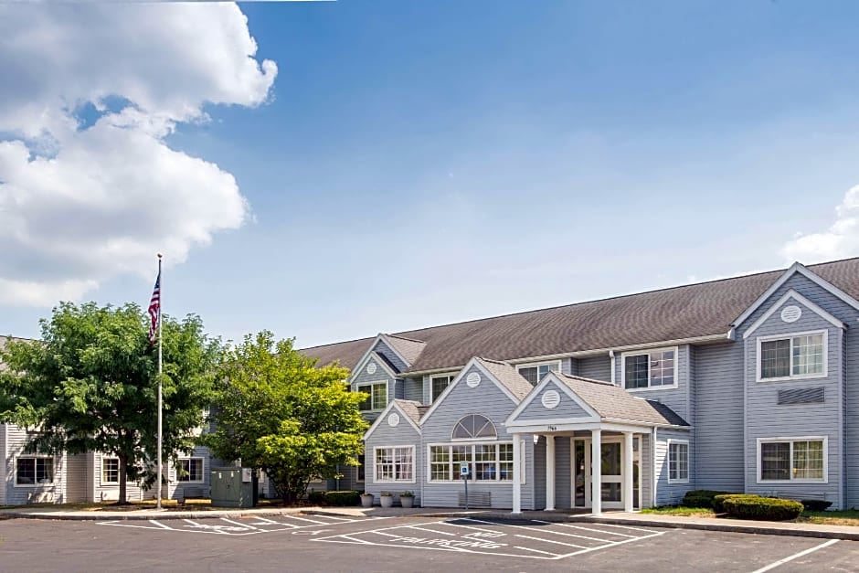 Microtel Inn & Suites By Wyndham Seneca Falls