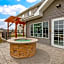 Country Inn & Suites by Radisson, West Bend, WI