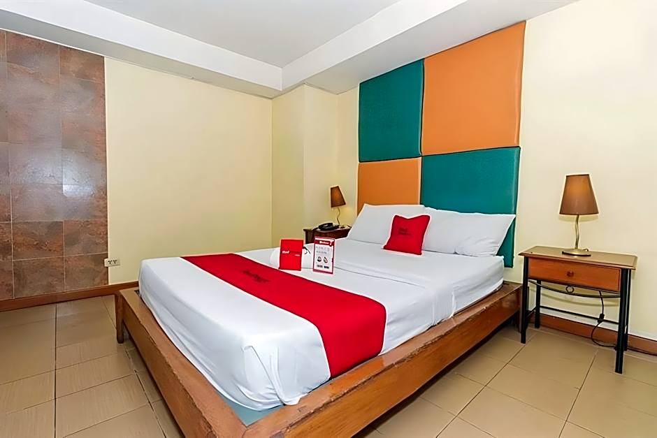 RedDoorz Plus @ Timog Avenue Quezon City