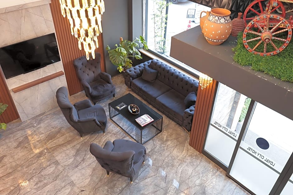 LoyalCity Hotel