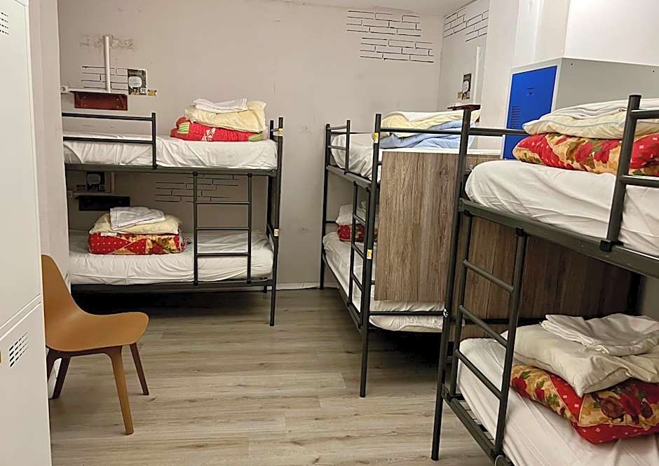 Hostel The Golden Stork