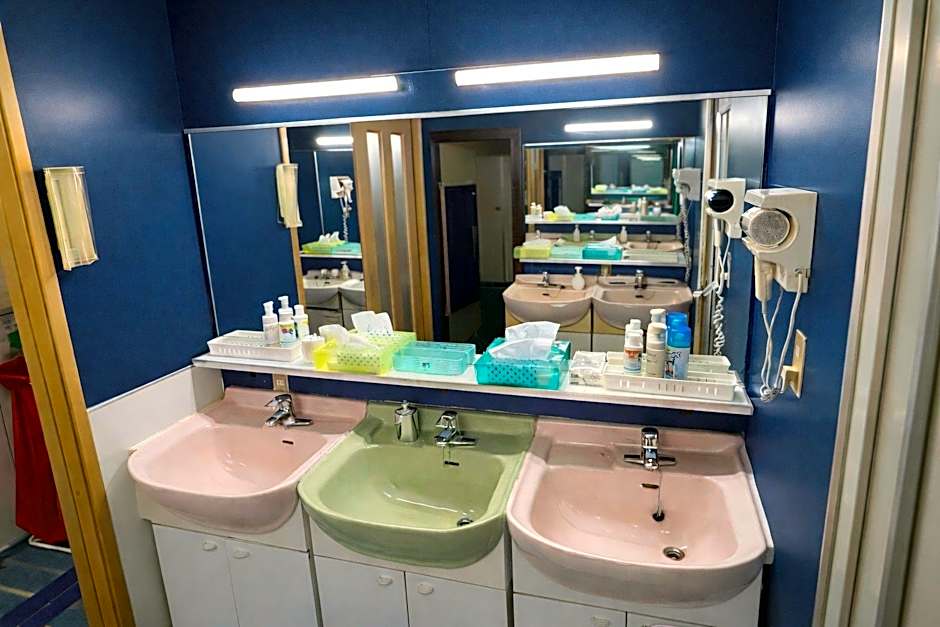 Capsule Hotel Block Room