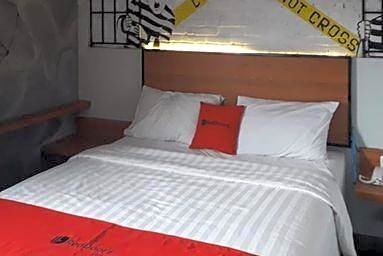 RedDoorz Plus @ Doorman Guest House