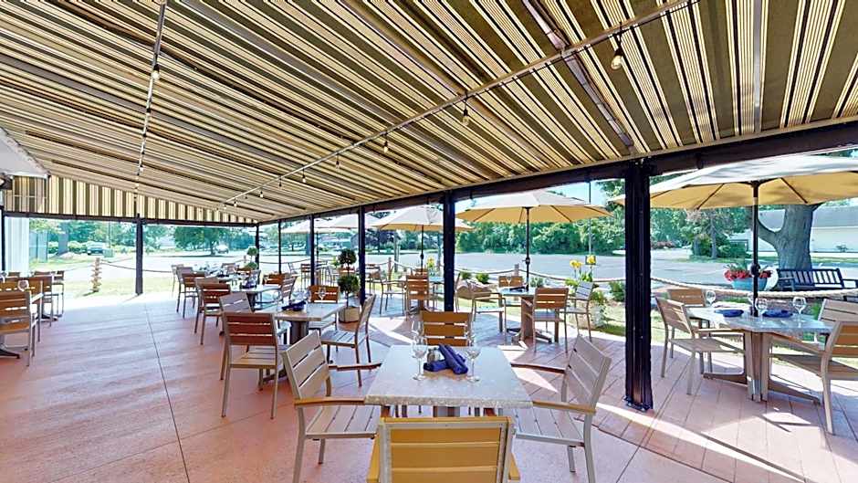 Best Western Plus Windjammer Inn & Conference Center