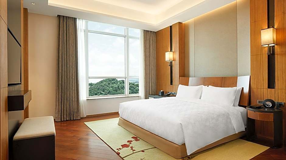 HUALUXE Ningbo Harbor City By IHG