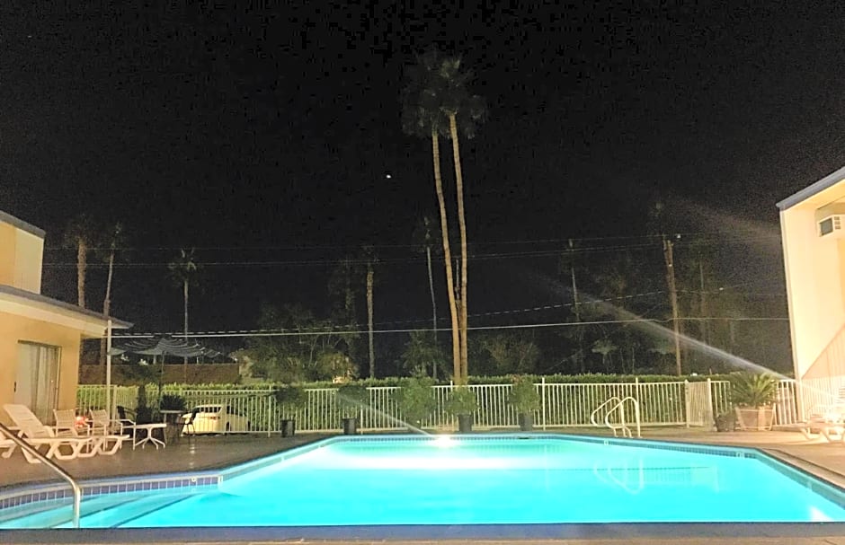 Delos Reyes Palm Springs