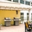 Amazing Condos Beautiful View 2 Blocks To French Quarter, Small Rooftop Pool, Gym, Seanger Theater, Super Dome, And Bourbon St