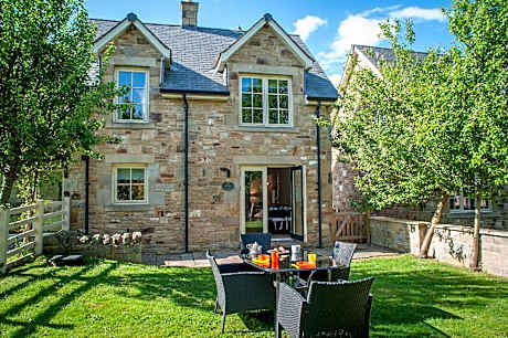 Northern Hideaways Apple Store, Ellingham