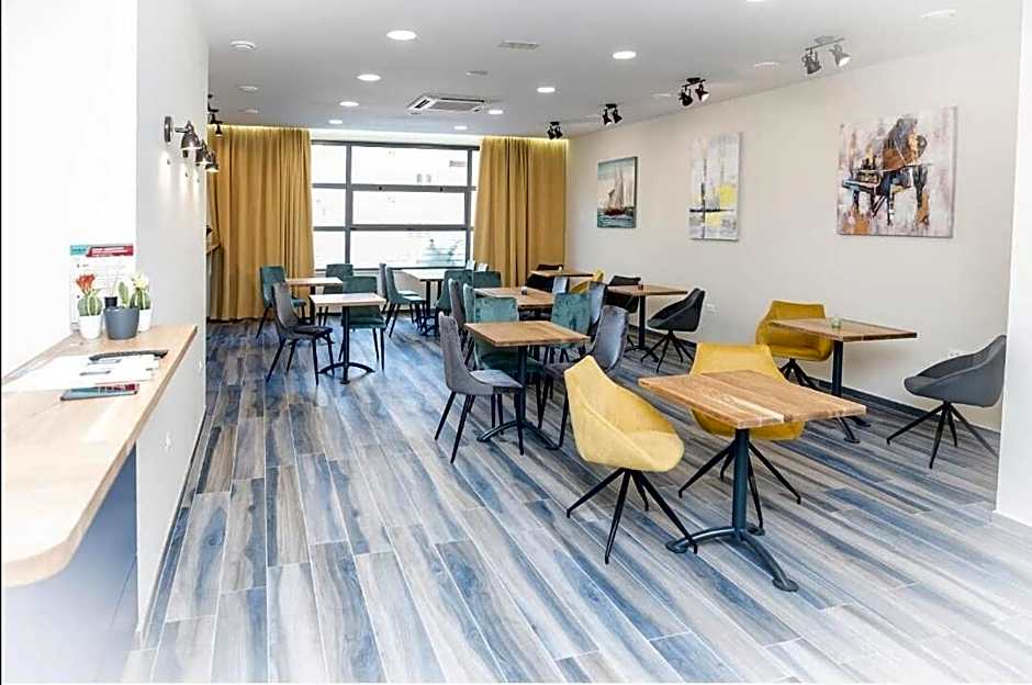 AI HOSTEL