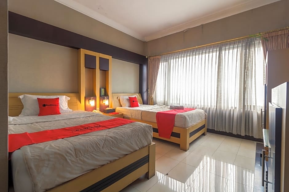 RedDoorz Syariah @ Cipanas