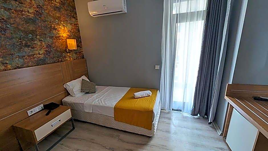 Ramona Lara Hotel