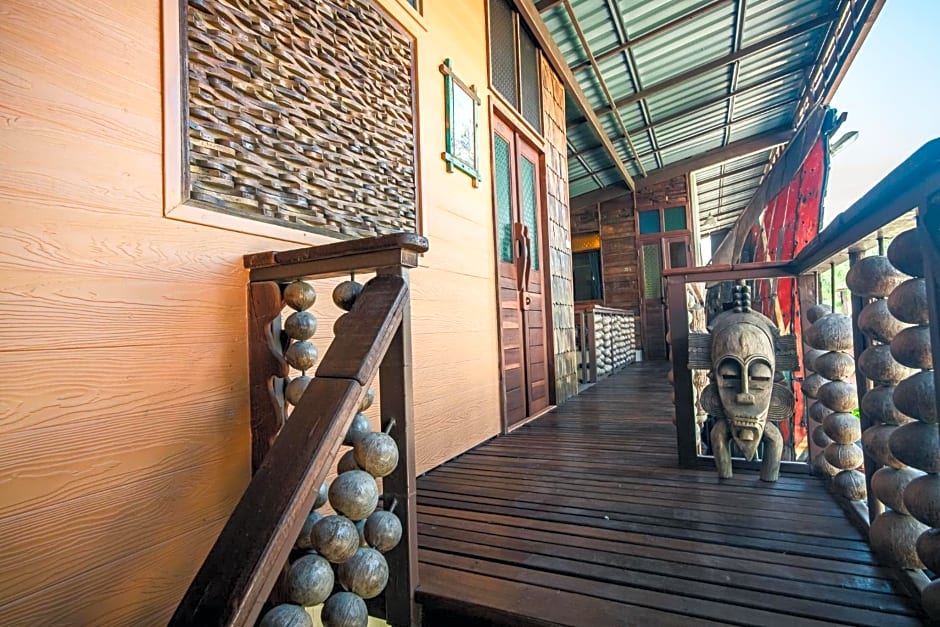 Suankaew​ art​ hostel​