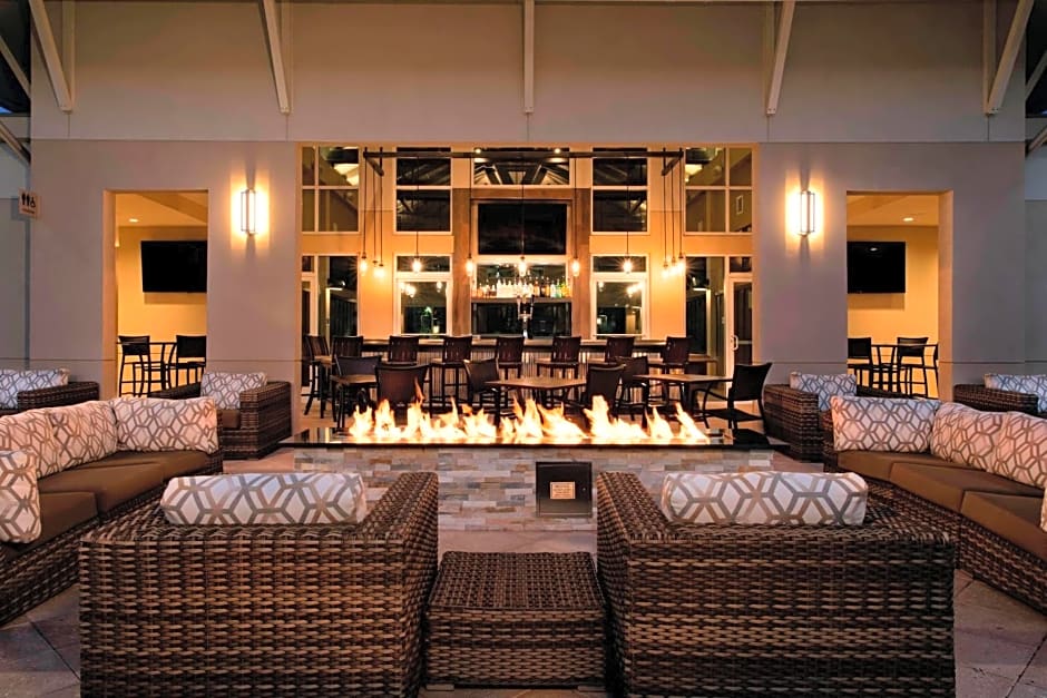 SpringHill Suites by Marriott Orlando at FLAMINGO CROSSINGS Town Center-Western Entrance