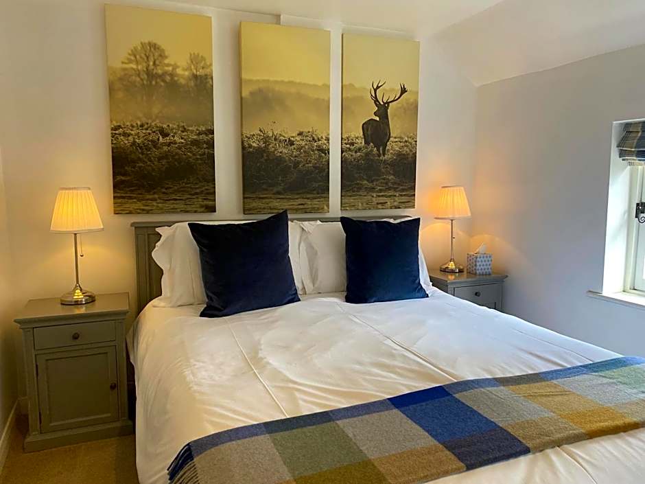 Kings Head Low House