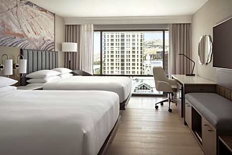 Deluxe Guest room, 2 Queen Beds, High Floor