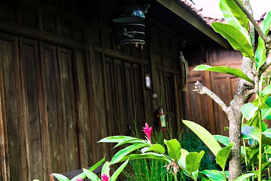 Tembi - Historical Home