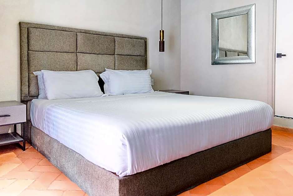 Mikaella Hotel