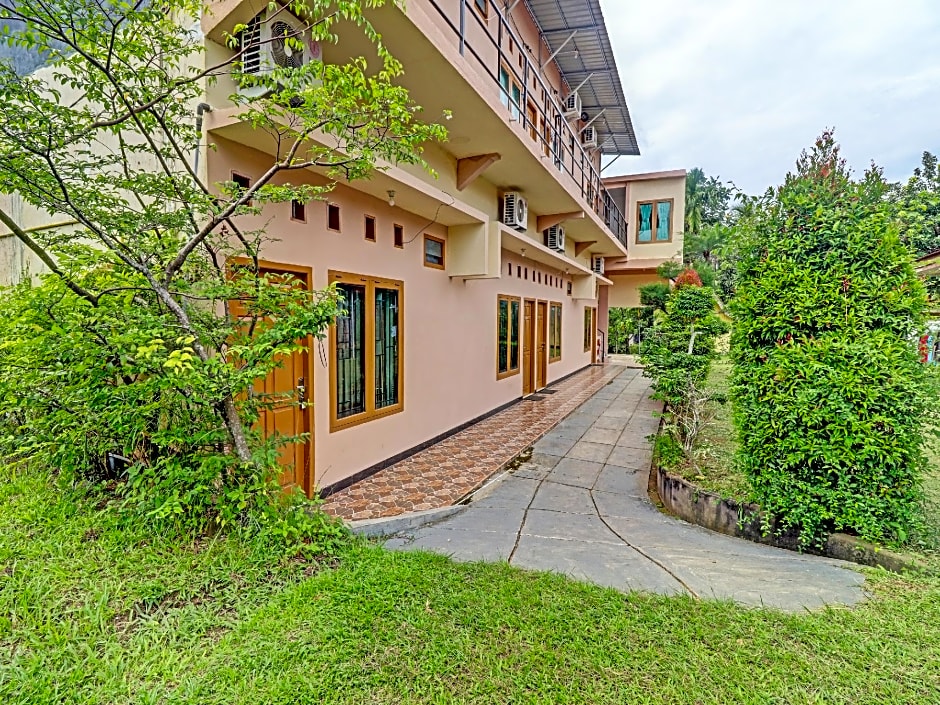 OYO 90945 Arizon Kost