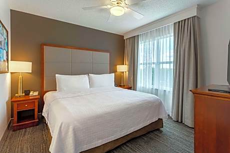 1 King Bed 1 Bedroom Suite Nonsmoking