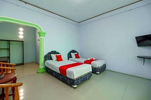 RedDoorz Syariah Hotel Enasti Berastagi