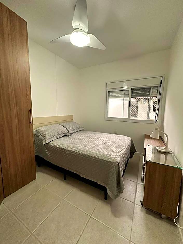 Relaxing Ingleses Beach Apartment