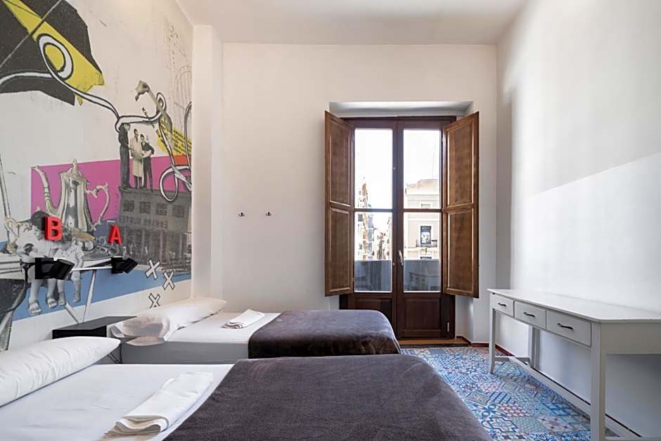 Home Youth Hostel by Feetup Hostels