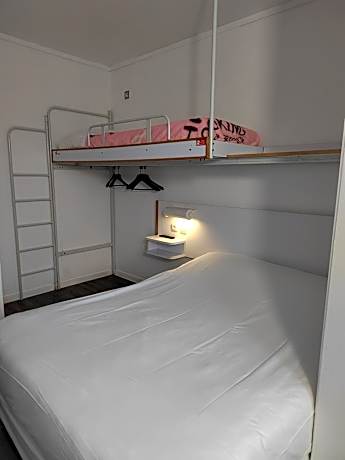 Triple Room with 1 Double bed and 1 Single Bed