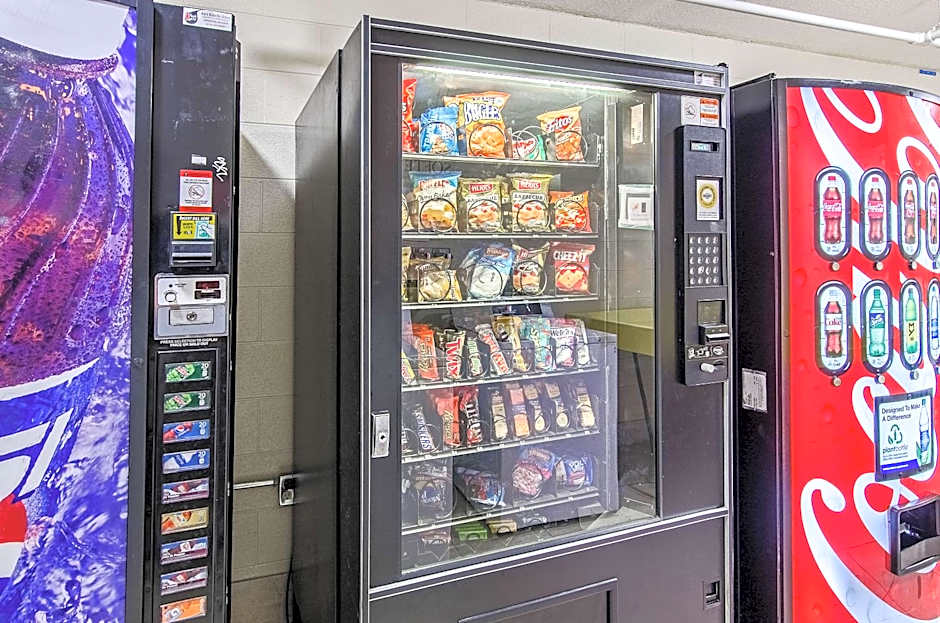 Econo Lodge Inn & Suites Norton - Wise South