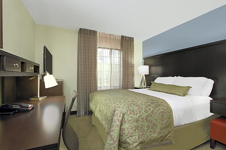 Staybridge Suites Tysons - McLean by IHG