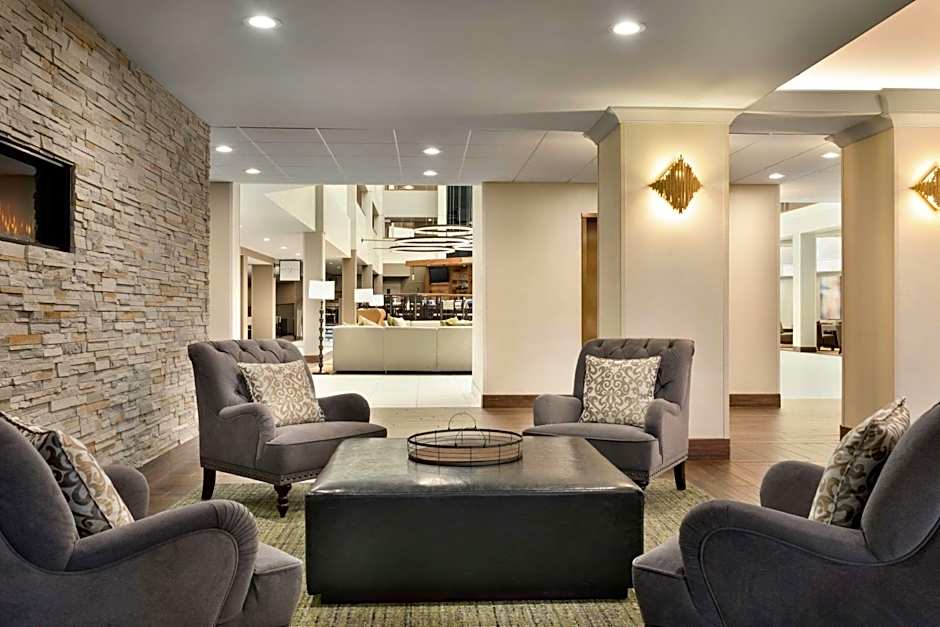 Embassy Suites by Hilton Milwaukee Brookfield