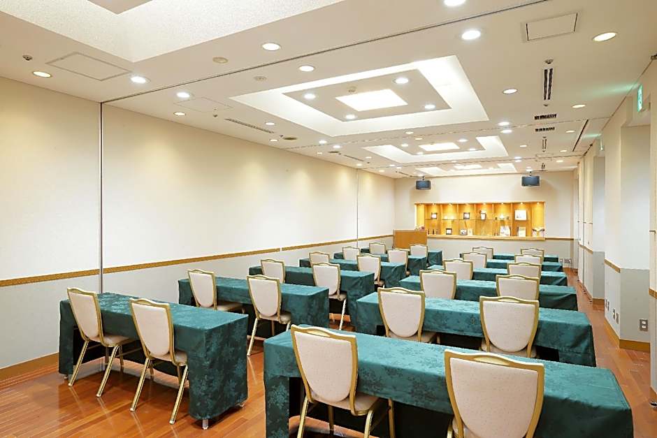 Shin-Osaka Esaka Tokyu REI Hotel